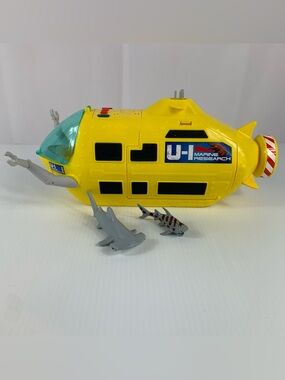 Shark Week Ocean Marine Research Submarine 2021 Playset Light Sound w/ Sharks